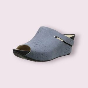 Tsubo 'Ovid' Wedge Sandals In Blue-Grey Snake Skin Suede Size 9